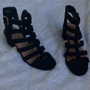 Size 8 black heel Top Moda